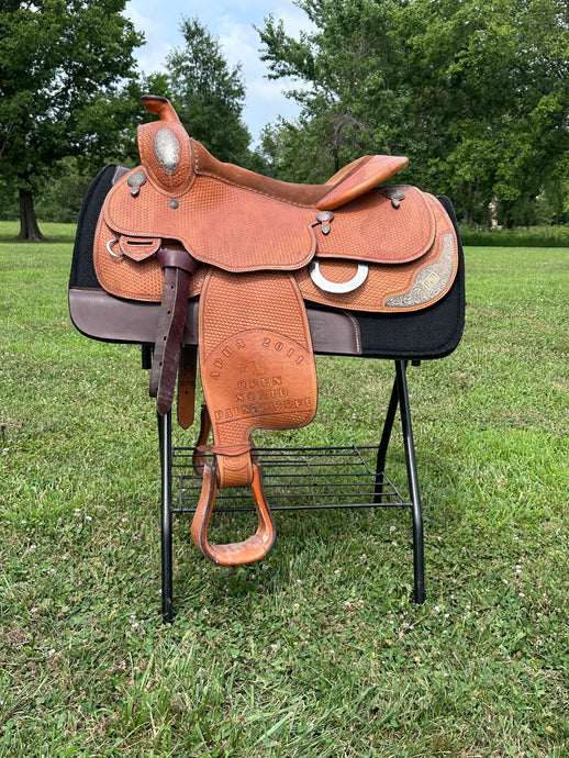 15 1/2” Blue Ribbon Trophy Saddle